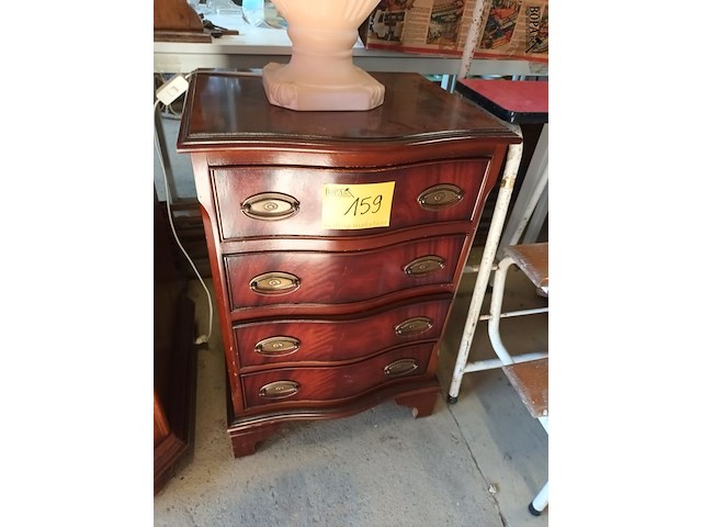 Lot 159 - vintage ladekast - afbeelding 1 van  3