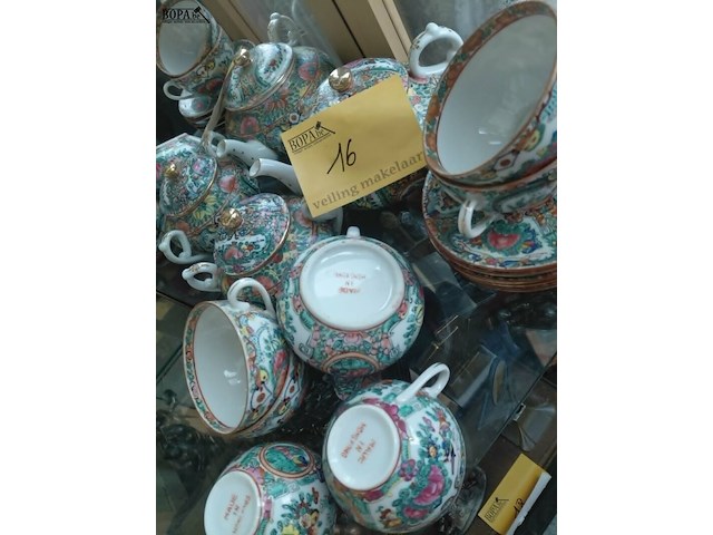 Lot 16 - antiek chinees theeservies compleet - afbeelding 3 van  4