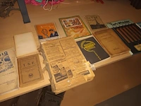 Lot 16 - antieke boeken over radio en tv. 12 stuks