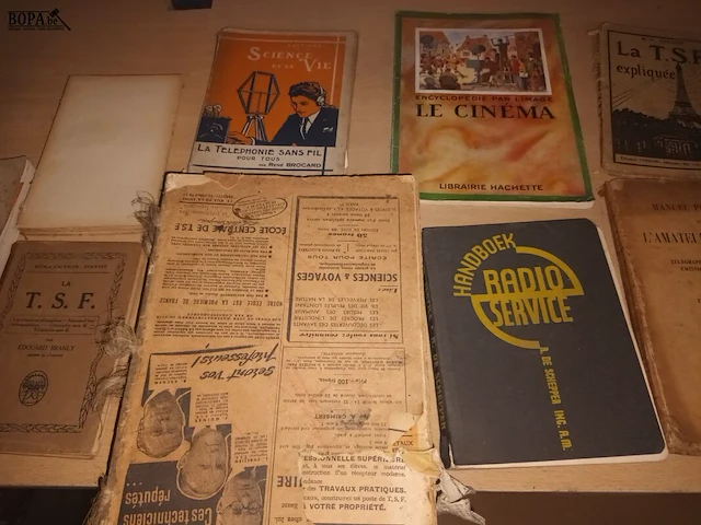 Lot 16 - antieke boeken over radio en tv. 12 stuks - afbeelding 3 van  7