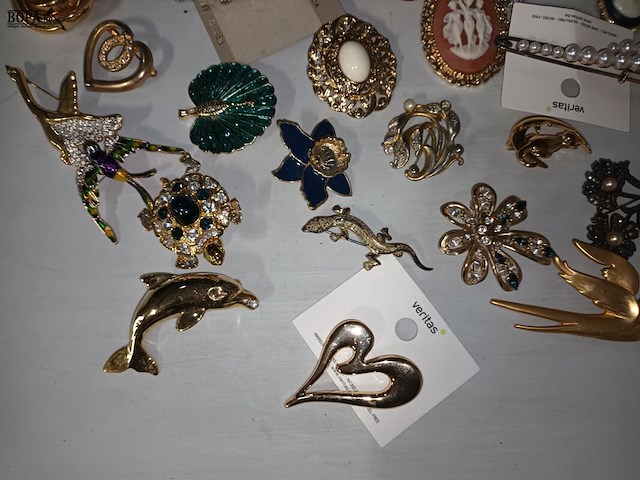 Lot 16 - broches. ca. 65 stuks - afbeelding 4 van  6