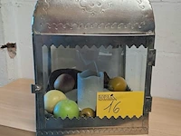 Lot 16 - decoratieve zilverkleurige metalen sfeerlantaarn met kaars e