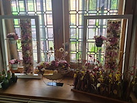Lot 16 - florale decoratie. 13 stuks