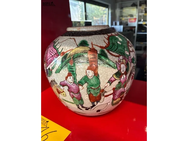 Lot 16 - geglazuurde chinese pot - afbeelding 2 van  4