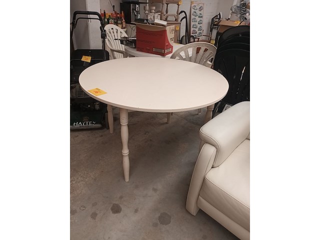 Lot 16 - houten keukentafel - afbeelding 1 van  3