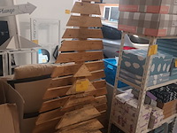 Lot 16 - kerstbomen. 7 stuks - afbeelding 1 van  4
