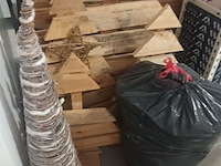Lot 16 - kerstbomen. 7 stuks - afbeelding 3 van  4