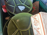 Lot 16 - keukengerei. 3 bakken - afbeelding 4 van  5
