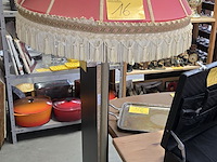 Lot 16 - koperen staanlamp - afbeelding 1 van  3