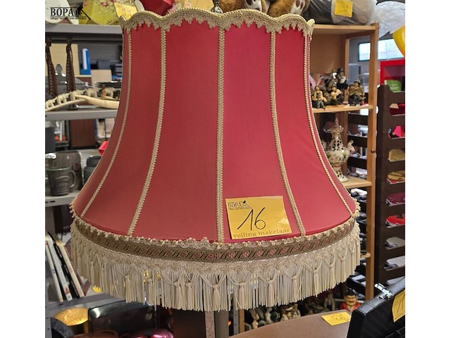 Lot 16 - koperen staanlamp - afbeelding 2 van  3