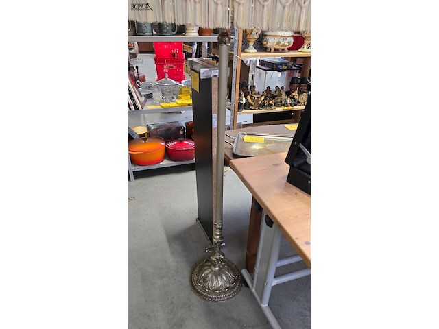 Lot 16 - koperen staanlamp - afbeelding 3 van  3