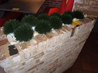 Lot 16 - kunstplanten en sierstenen - afbeelding 4 van  4