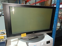 Lot 16 - lcd tv lg 105 cm - afbeelding 1 van  3