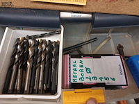 Lot 16 - materiaalkoffer met boren. 2 stuks - afbeelding 5 van  6