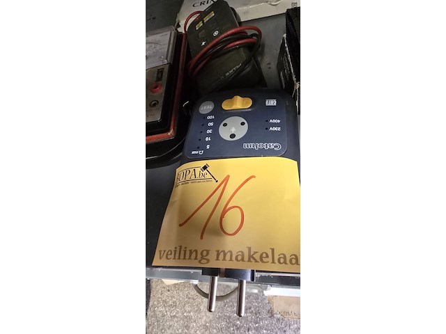 Lot 16 - meetapparatuur 4 stuks en krimptang - afbeelding 2 van  6