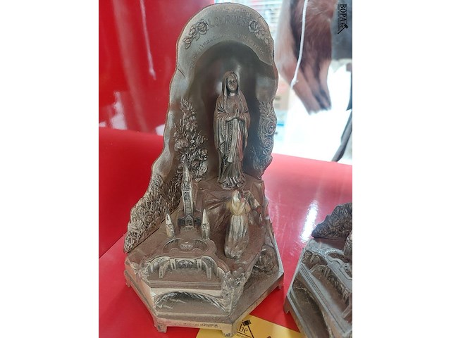 Lot 16 - muziekdoos lourdes, 2 stuks - afbeelding 2 van  3