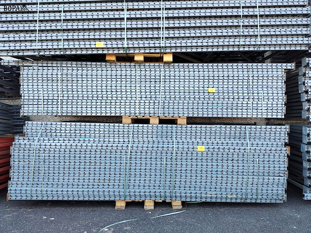Lot 16 - palletstelling met 14 staanders - afbeelding 1 van  4