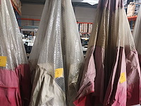 Lot 16 - parasol met voet