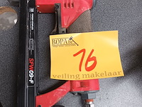 Lot 16 - pneumatische nietmachine senco