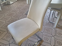 Lot 16 - ronde tafel met 4 stoelen - afbeelding 3 van  4