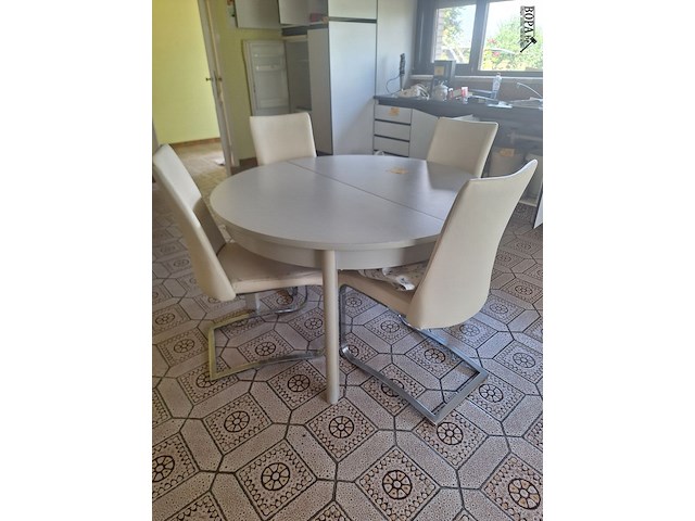 Lot 16 - ronde tafel met 4 stoelen - afbeelding 4 van  4
