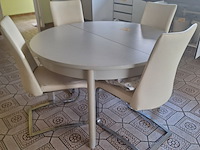Lot 16 - ronde tafel met 4 stoelen - afbeelding 4 van  4
