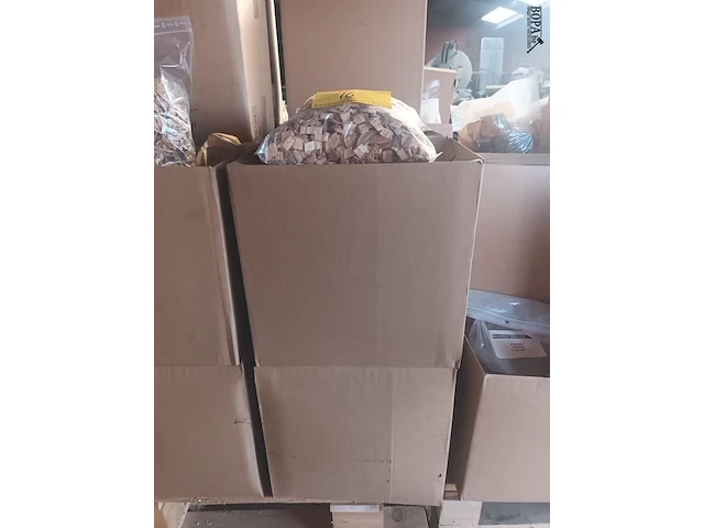 Lot 16 - rookhout snippers beuk 1 kg. 13 stuks - afbeelding 1 van  3