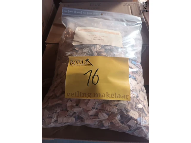 Lot 16 - rookhout snippers beuk 1 kg. 13 stuks - afbeelding 2 van  3