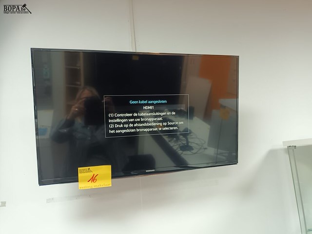 Lot 16 - samsung tv met wandbeugel - afbeelding 2 van  4