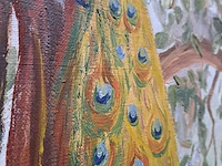Lot 16 - schilderij op doek - pauw in klassieke tuin - afbeelding 3 van  3