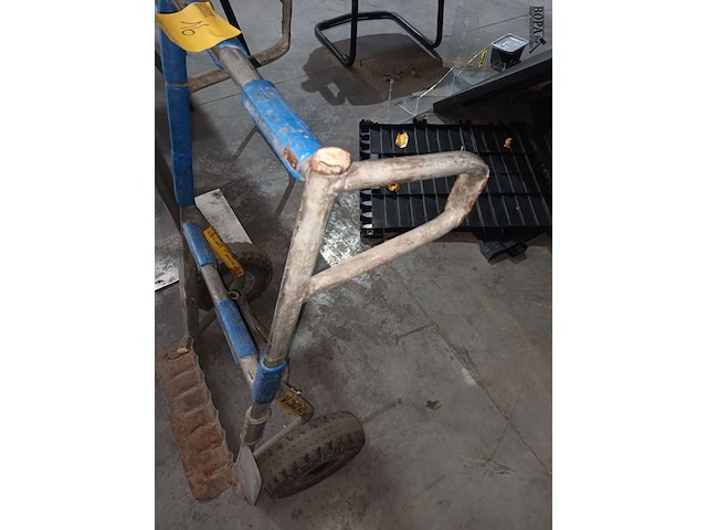 Lot 16 - steekwagen - afbeelding 2 van  3