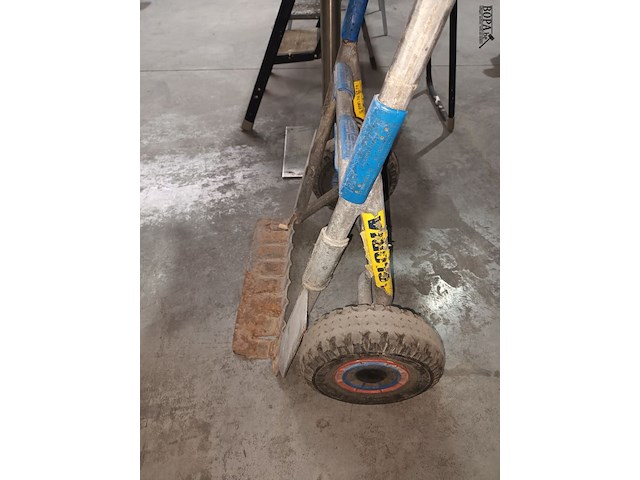 Lot 16 - steekwagen - afbeelding 3 van  3