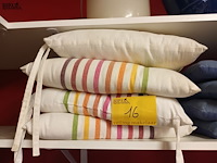 Lot 16 - stoelkussen. 4 stuks