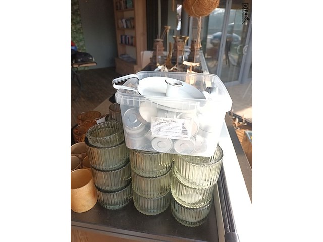 Lot 16 - theelichthouders en theelichten - afbeelding 2 van  3