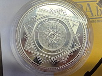 Lot 16 - tokelau 5 dollars 2020 vivat humanitas (2 stuks) - afbeelding 4 van  4