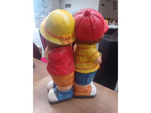 Lot 16 - tuinbeeld 2 kinderen - afbeelding 4 van  4