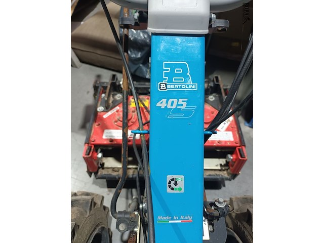 Lot 16 - tweewielige tractor met rotoreg - afbeelding 2 van  6