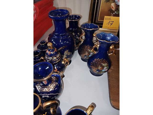 Lot 16 - vaasjes in kobalt blauw. 20 stuks - afbeelding 3 van  8