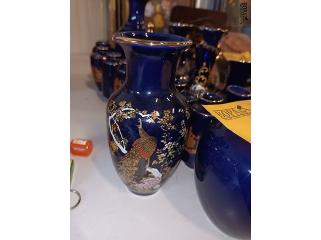 Lot 16 - vaasjes in kobalt blauw. 20 stuks - afbeelding 4 van  8