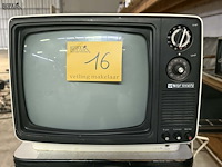 Lot 16 - vintage draagbare tv '70/'80 - afbeelding 1 van  2