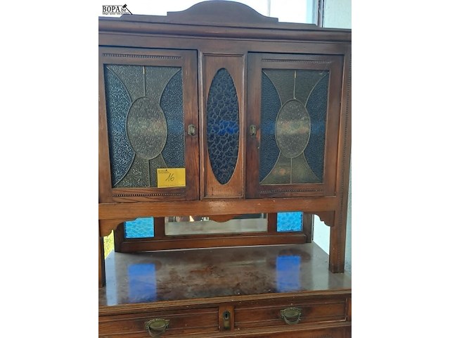 Lot 16 - vintage eiken buffetkast met glas in looddeuren en spiegel a - afbeelding 2 van  8