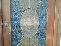 Lot 16 - vintage eiken buffetkast met glas in looddeuren en spiegel a - afbeelding 3 van  8