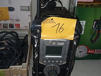 Lot 16 - werfradio makita - afbeelding 1 van  5