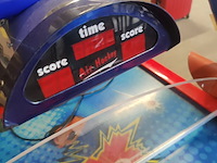 Lot 16 - wik baby air hockey - afbeelding 5 van  7