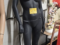 Lot 160 - etalagepop zwart op voet - afbeelding 1 van  4