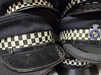 Lot 160 - groot btittanië 6 kepies - afbeelding 3 van  4