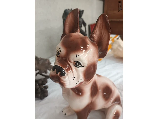 Lot 160 - hond in porselein - afbeelding 2 van  4