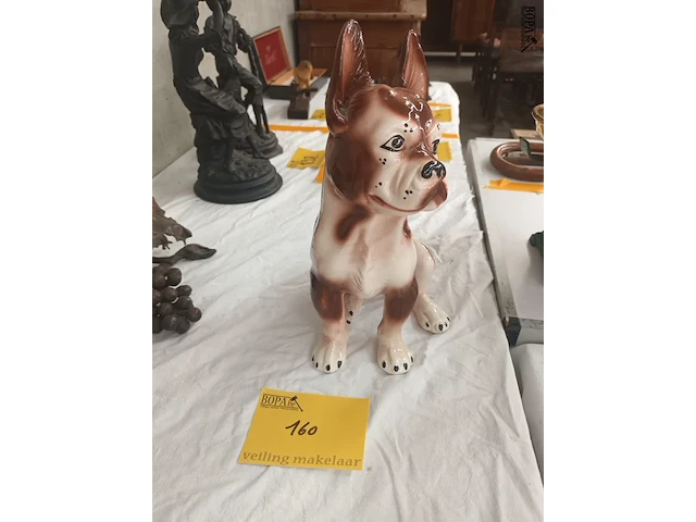 Lot 160 - hond in porselein - afbeelding 4 van  4