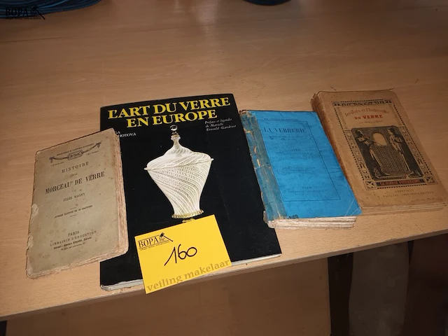 Lot 160 - oude boeken over glaswerk. 4 stuks - afbeelding 1 van  6