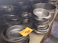 Lot 160 - rvs schalen en kommen en bestek - afbeelding 5 van  5